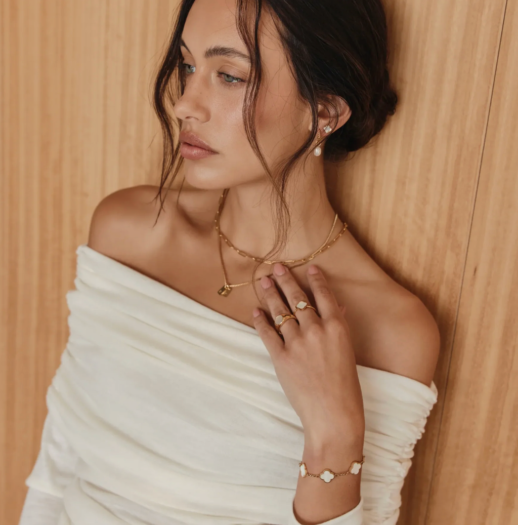 Mother-of-pearl clover bracelet — styled look