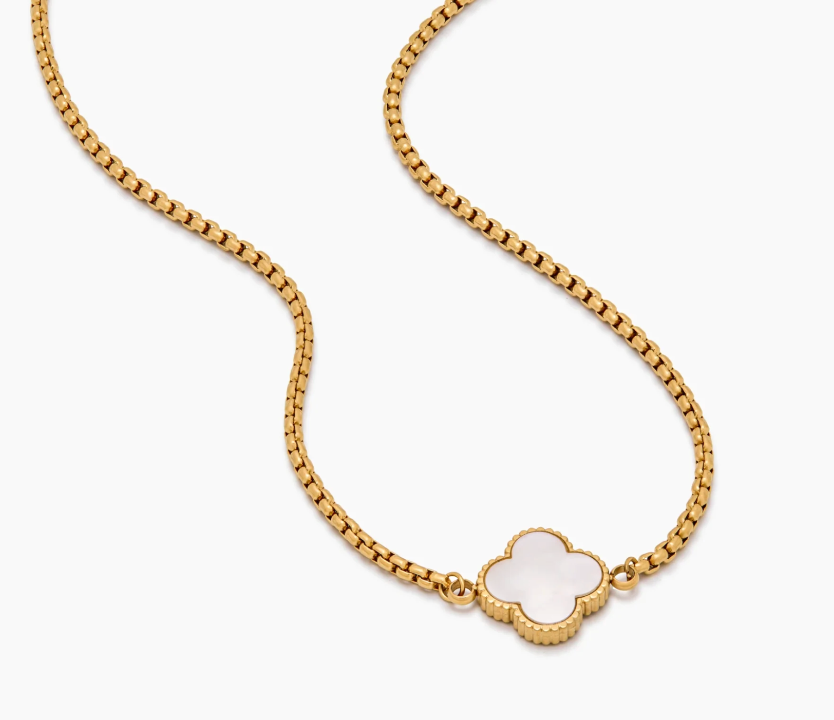 Mother-of-pearl clover necklace — pendant
